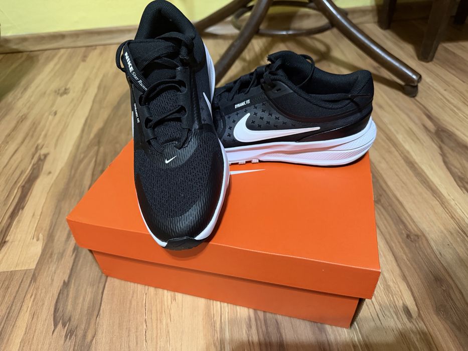 Дамски маратонки Nike