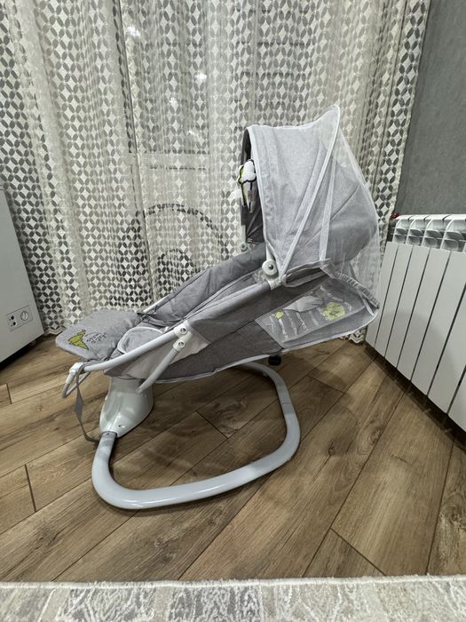 Продам шезлонг детский