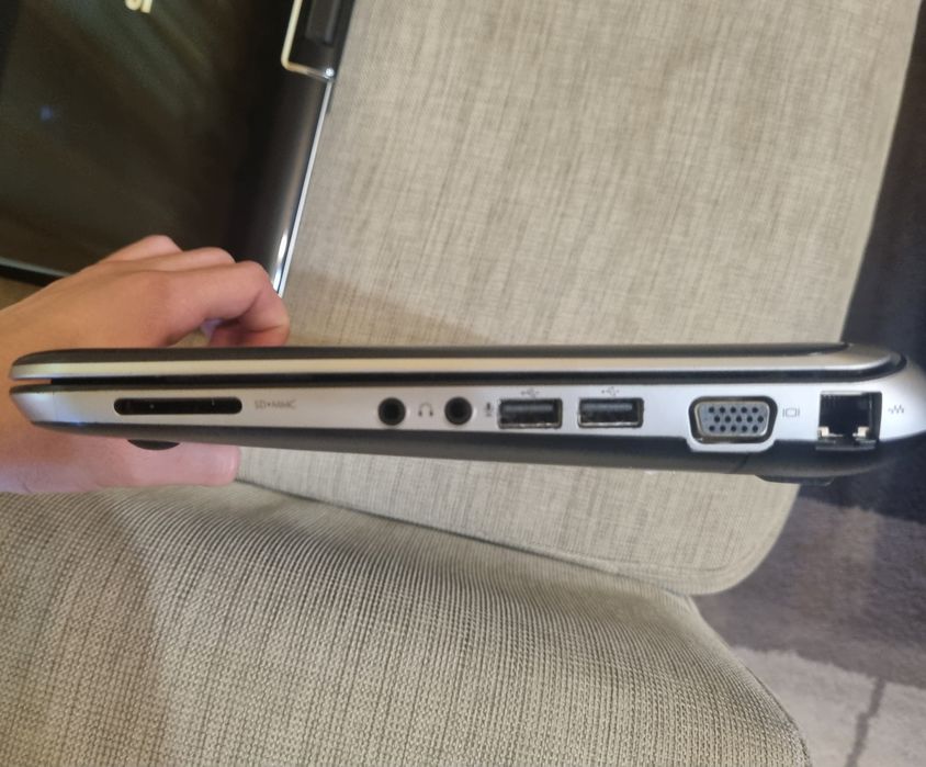 Лаптоп 　HP и Asus