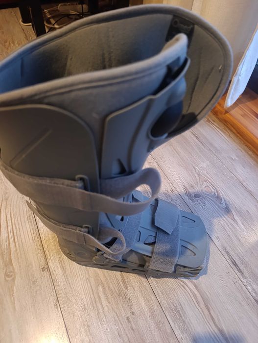 Ортопедичен ботуш Walker L