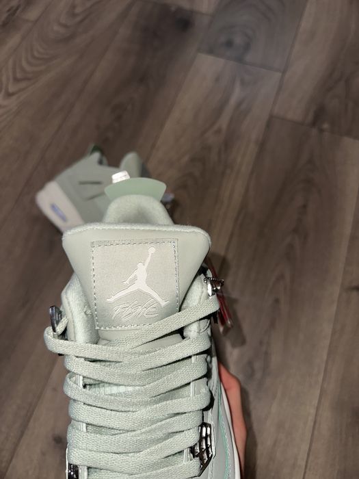 Air Jordan 4