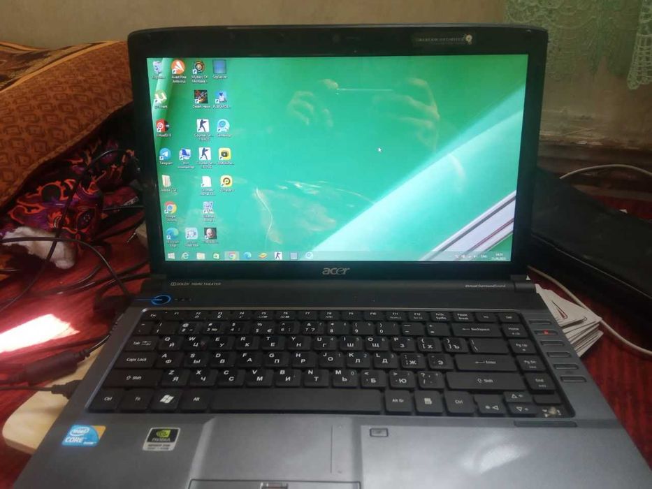 nootbouk acer sotiladi