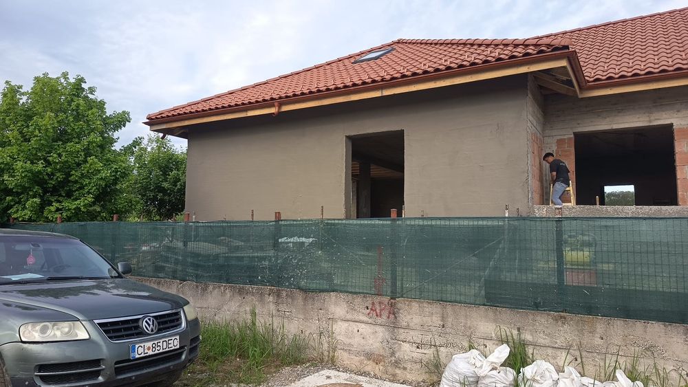 Inchiriez pompa tencuiala mecanizat