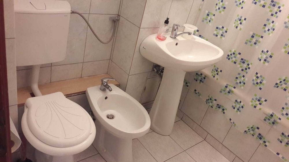 3 Decomandate Craiovita 2/4 liber.