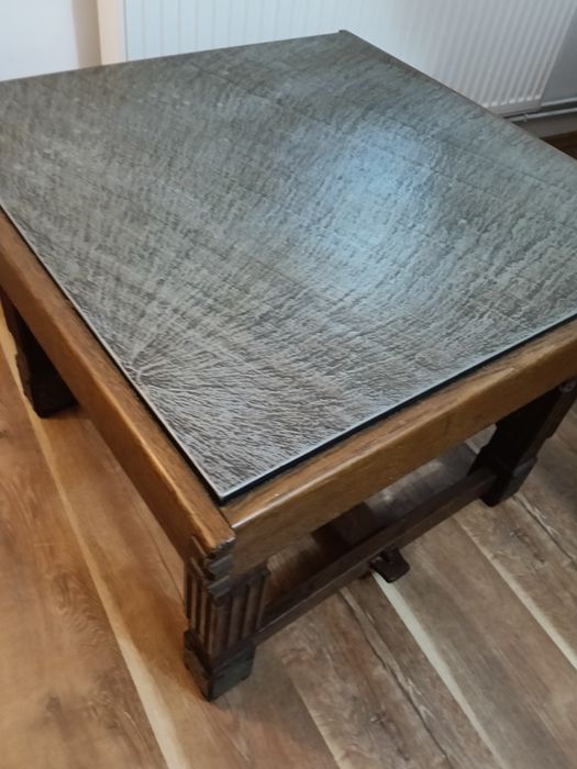 Vând măsuță vintage