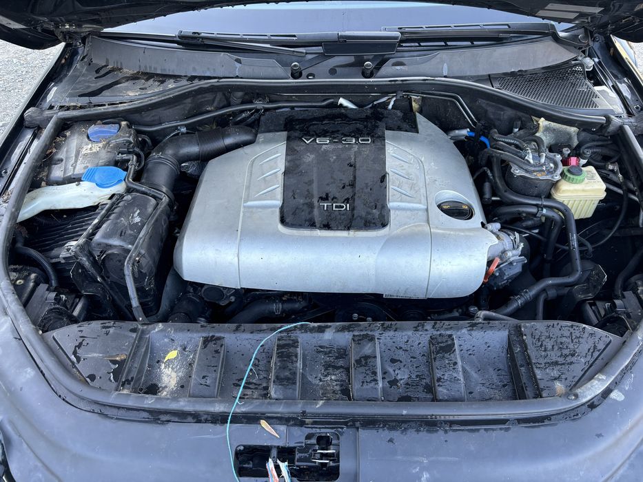 Audi Q7 3.0 TDi S-line *BUG*  на части!