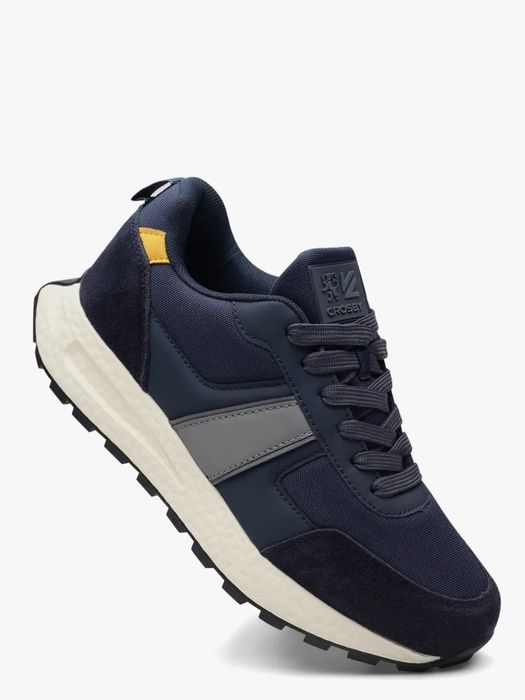 Продам демисезонные кроссовки