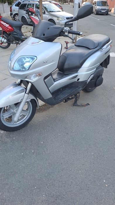 Продавам скутер ямаха