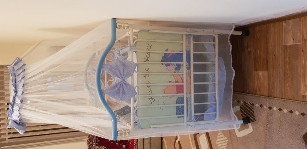 Колыбельная кровать