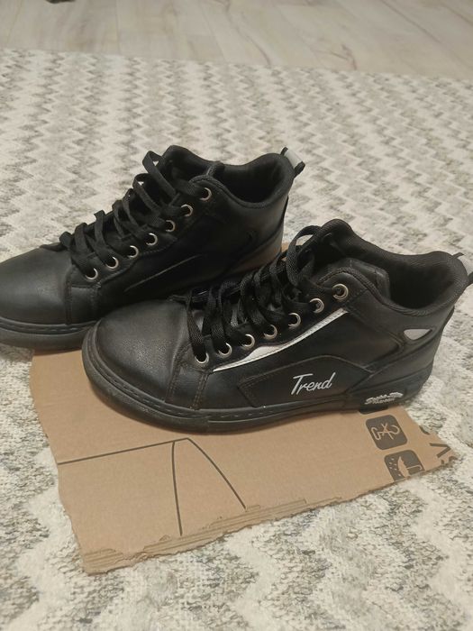 Мъжки черно-бели обувки