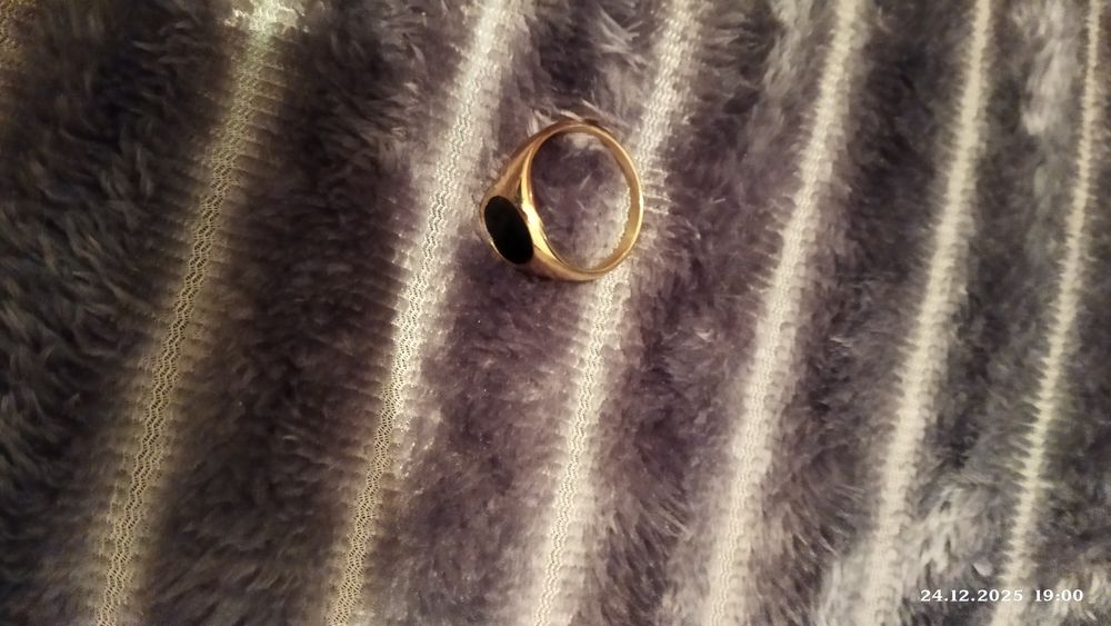 Кольцо, браслет,по 5000.т.каждый.