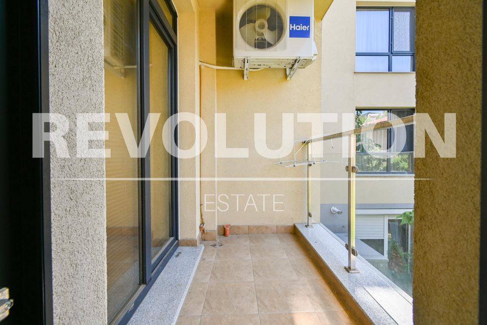 Дава се под наем Тристаен апартамент в София, Витоша - 107 кв.м за 800 € - Снимка #9