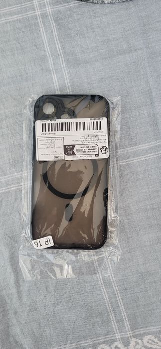 Силиконов кейс за "Айфон" 16. Нов, неизползван.