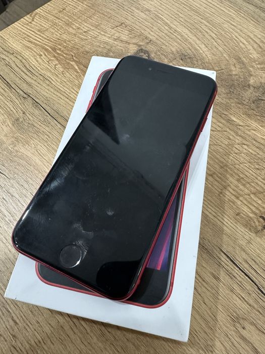 продам или обменяю Iphone se 2020