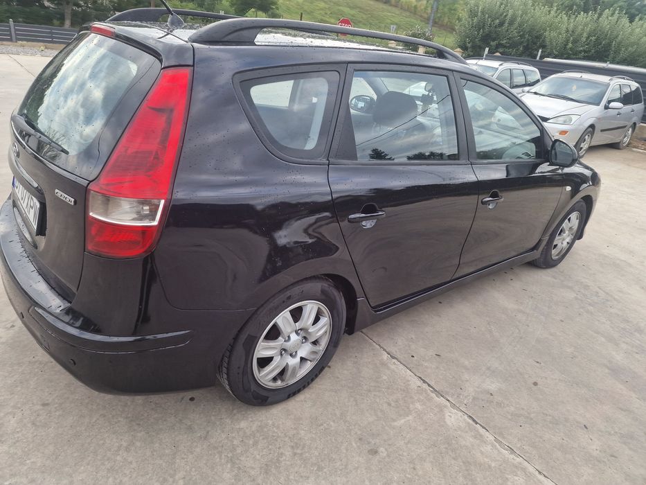 Vând Hyundai I 30 1.6  Crdi  fabricație 2011 !