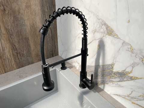 Черен кухненски смесител