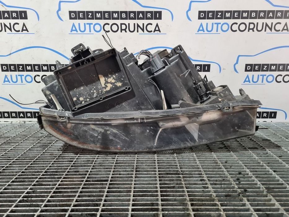 Far Stanga Volvo XC90 Facelift 2002 - 2006 SUV 4 Usi (972) Fara xenon 30784151