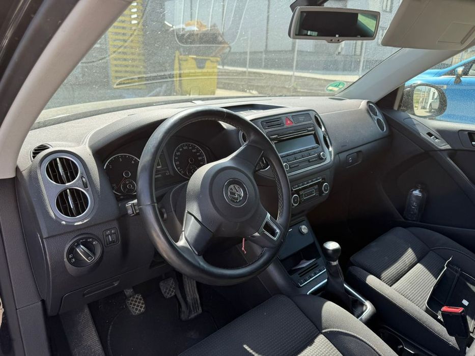 Dezmembrez Vw tiguan negru lc9x 2011 2.0 tdi CFFB volan stanga