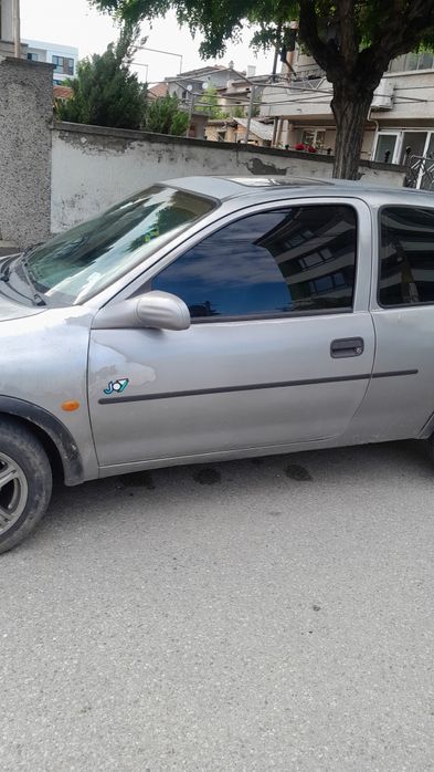 Продавам Опел корса б