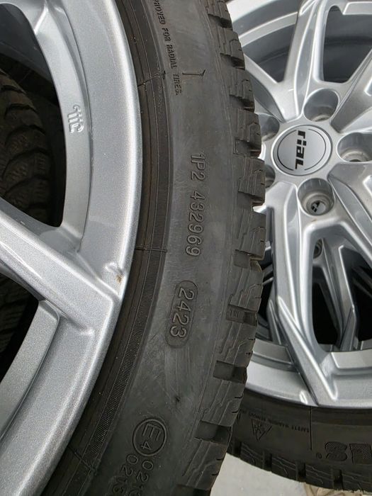 4 бр зимни 215/40/17 Nokian 23г
