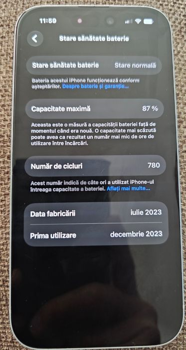 iPhone 15  culoarea blue light