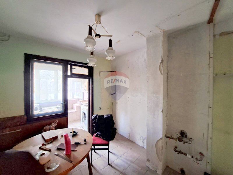 Продава се Тристаен апартамент в Варна, Трошево - 64 кв.м за 1516 €/кв.м - Снимка #2