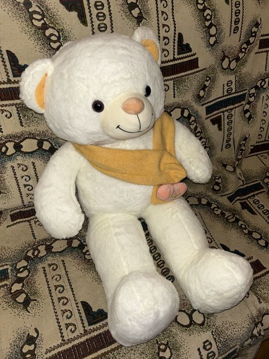 Плюшевая белая мишка