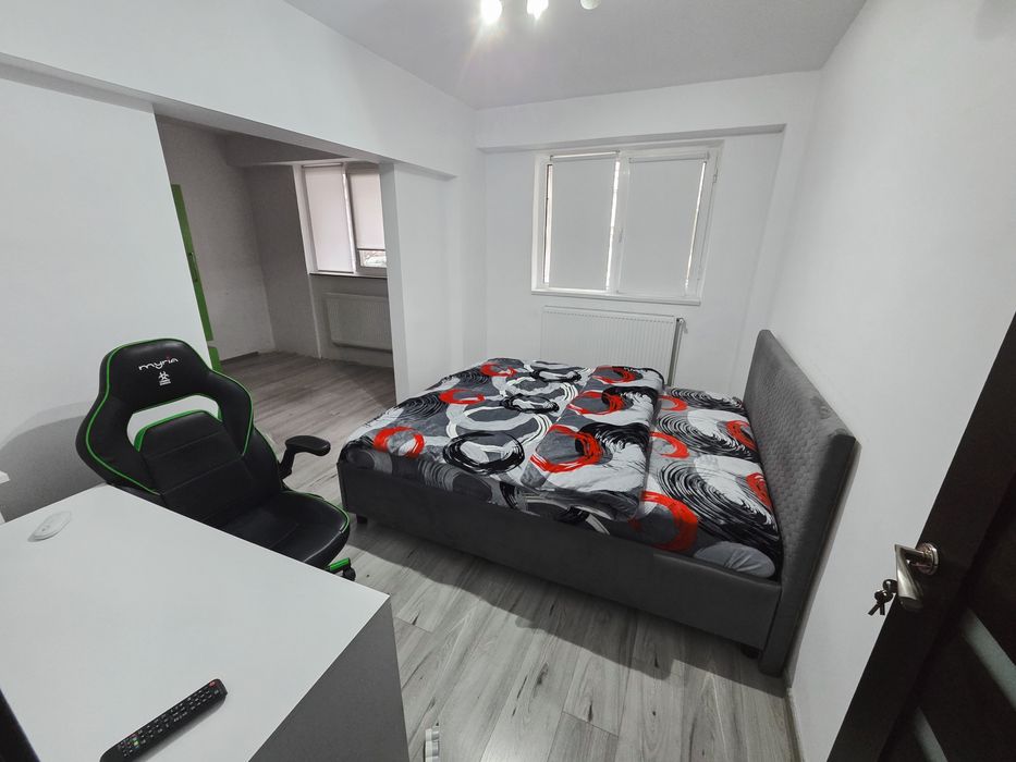 Pf inchiriez apartament 4-3 camere
