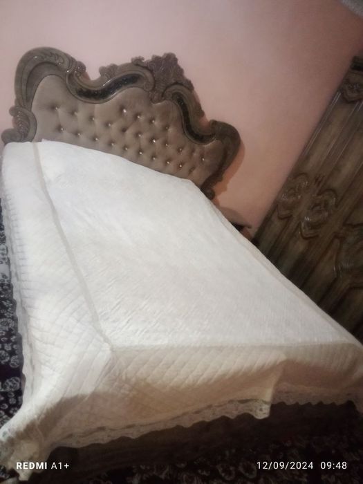 Mebel va kòrpachalar sotiladi