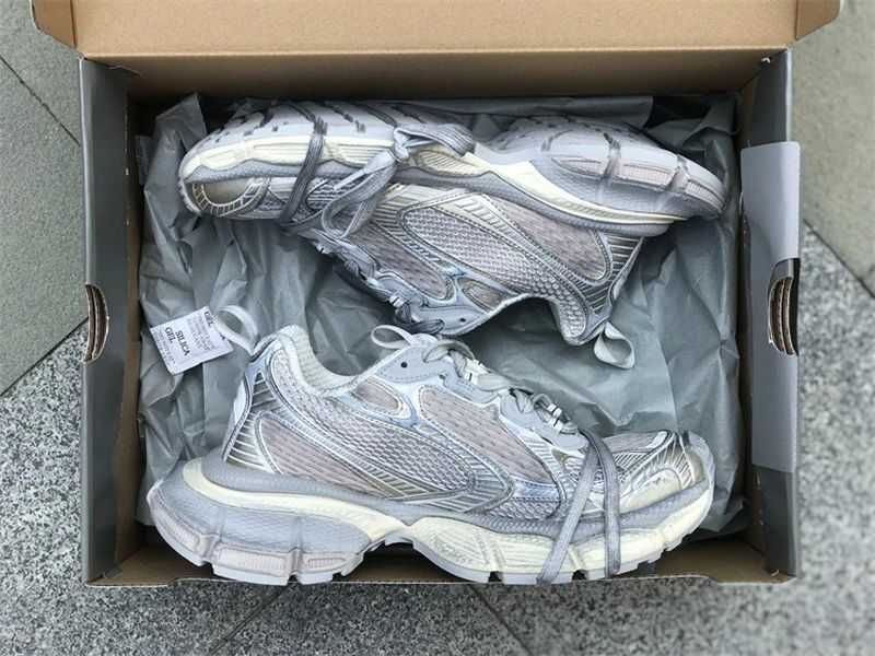 Balenciaga 3XL Off White Black/Dark Grey
