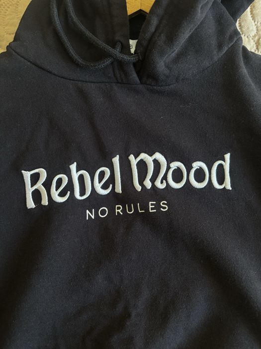 Черен суитшърт с качулка