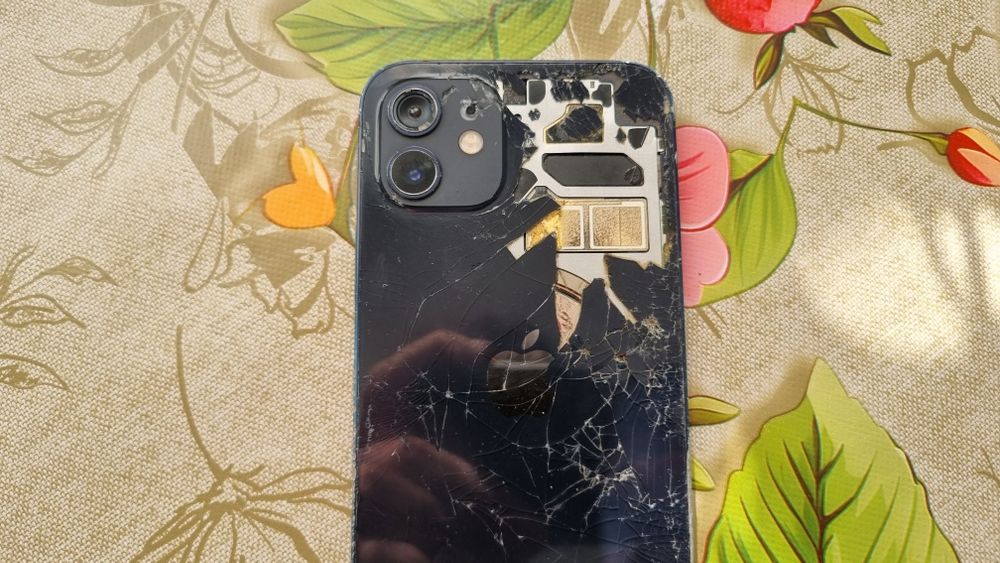 Telefon iphone 12 64gb semi defect