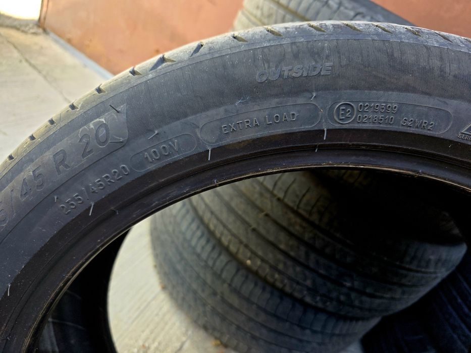 Michelin 235/45/20