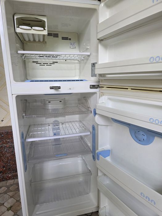 Продам LG холодильник