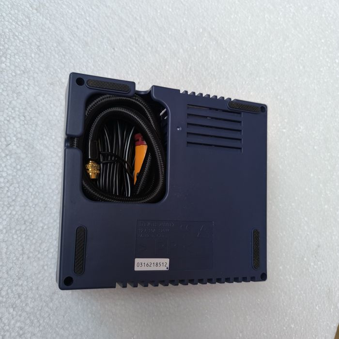 Compresor auto original NOU- pompa umflat roti mașina