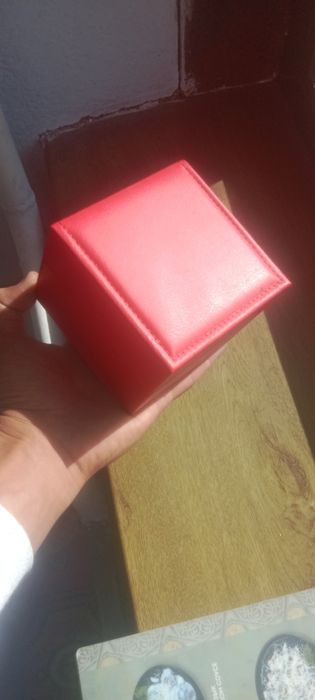 Часы наручные в хорошем состоянии
