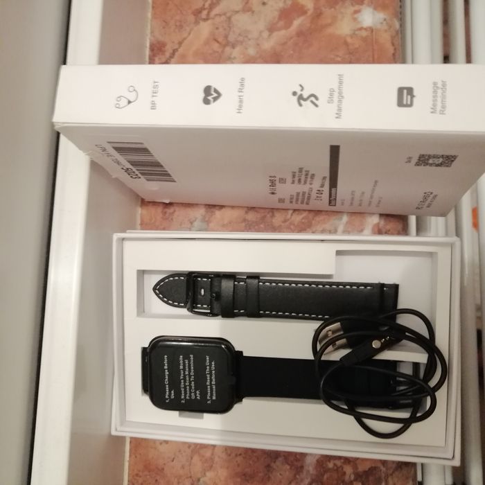 Vand brățări și ceasuri inteligente diverse modele