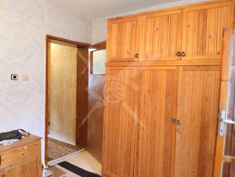 Продава се Къща в Карнобат - 450 кв.м за 200 €/кв.м - Снимка #3