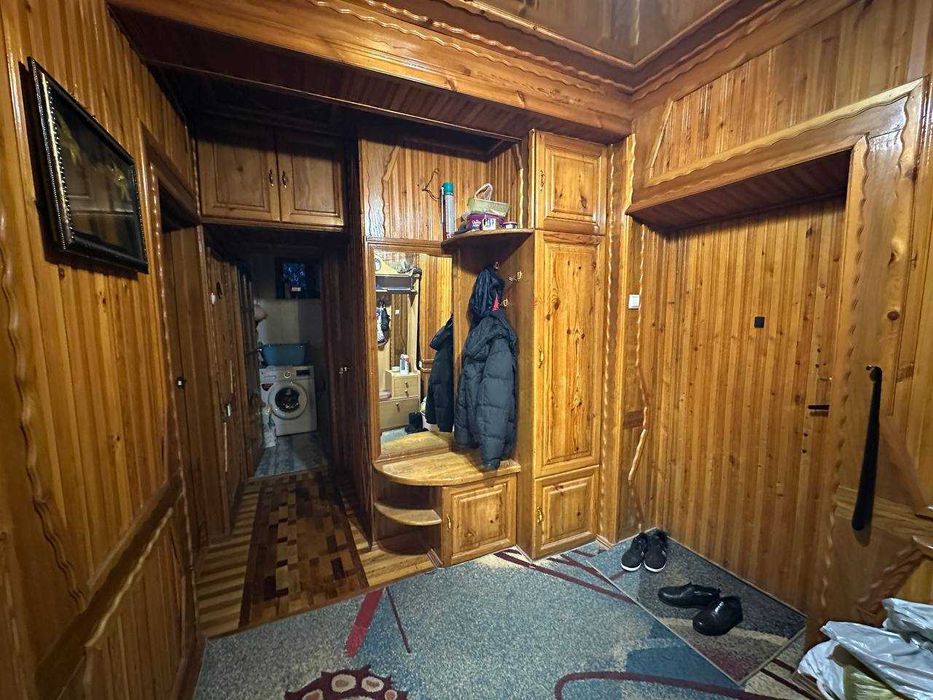 Продаётся 4-ком. квартира в кирпичном доме 77-серия ор-р Махтумкули