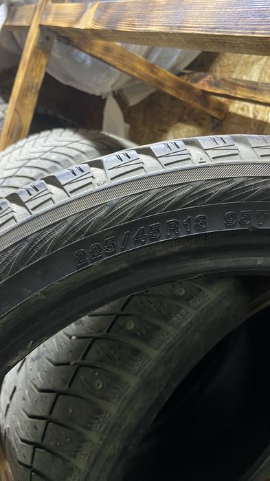 225/45/18 комплект