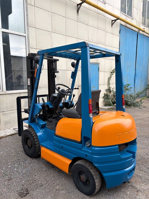 Вилочный Погрузчик Toyota 6FGL15