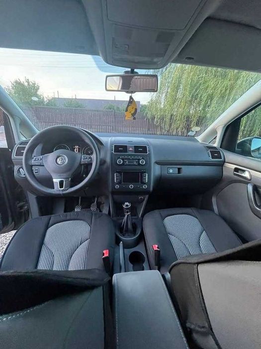 VW TOURAN 1.6 TDI 2011