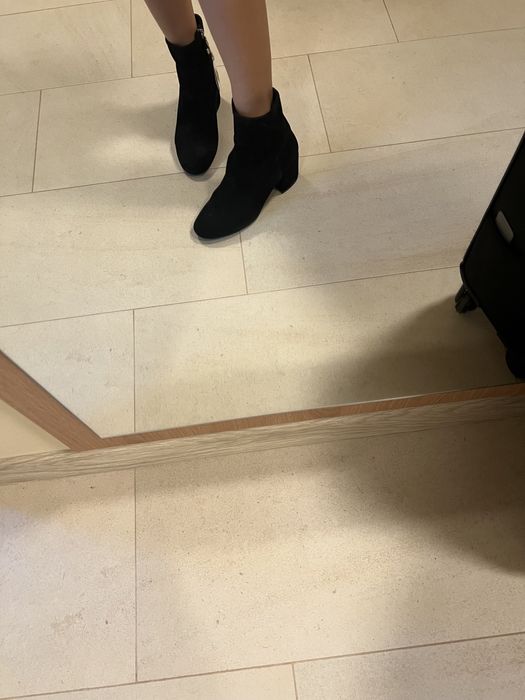 Чисто нови велурени боти Geox