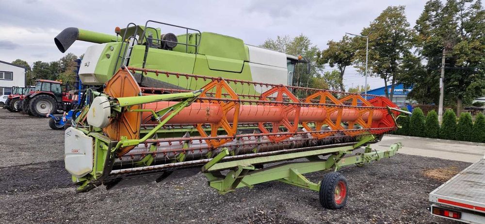 Combina CLAAS LEXION 750 APS HYBRID + Cornspeed 8 randuri  An 2014