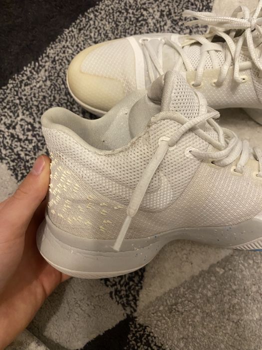 Nike ZOOM Kyrie 3 Ivory