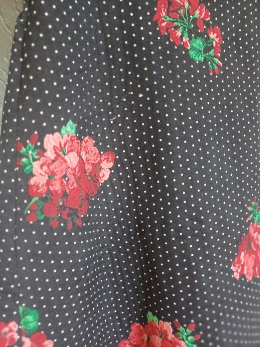 Луксозна дамска рокля от Дафне