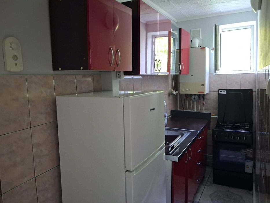 Închiriez apartament 2 camere complect utilat si mobilat — fotografia 3