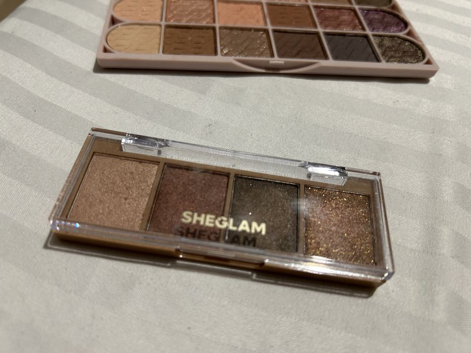 Set make up fard si iluminator