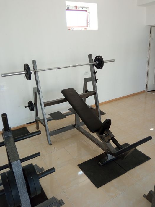 Штанга гантел тошлар зал учун