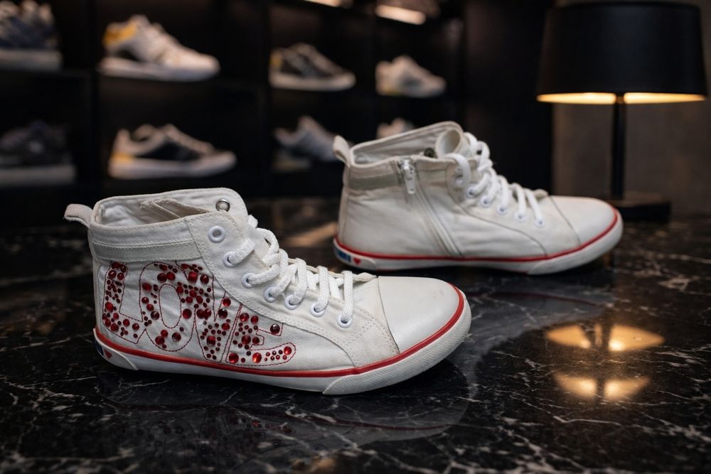 Love Moschino N 37 Limited